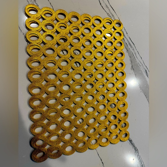 Place mats.  4. - Picture 2 of 2